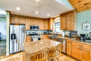 Riverfront Newland Home with Pool and Golf Club Access - Newland - 3