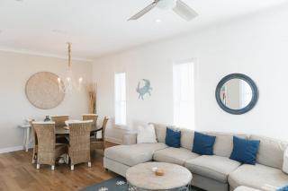 30A Seaclusion by AvantStay Walk to Beach Pool - Santa Rosa Beach - 3