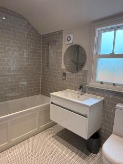 2 bedroom 2 bathroom apartment - Nottingham - 4