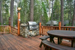 Bear Foot Pines - Wawona - 8