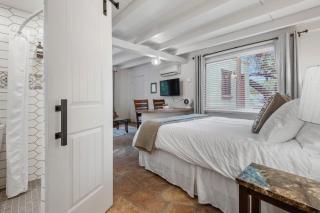 Couples Retreat Pickleball Heated Pool Solana Suite 7 - 1