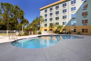 Allure Suites of Fort Myers - Fort Myers - 7