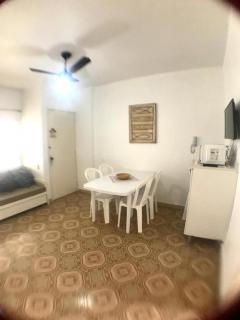 Apartamento 50m da Praia da Pitangueiras-Guarujá - Guarujá - 1