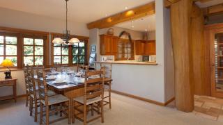 Taluswood 41 | Spacious Cabin-Style Home w/ Ski Access, Private Hot Tub & Media Den - Whistler - 8