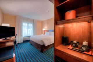 Fairfield Inn & Suites by Marriott Charlotte Airport - Charlotte - 3