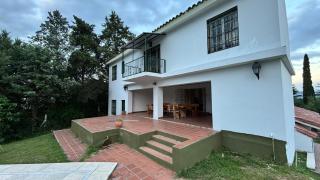 Gran casa en Villa Del Lago - 1