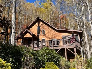 Cabin-Home in Maggie Valley NC-with Heating & AC, WiFi, Fireplace, Full Kitchen - Maggie Valley - 9