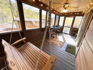 Cabin-Home in Maggie Valley NC-with Heating & AC, WiFi, Fireplace, Full Kitchen - Maggie Valley - 8
