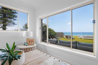 Absolute Beachfront Luxury in Narrabeen - Narrabeen - 5