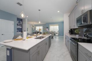 Luxury 6 Bedroom 5 bath poolHome 285 - 3