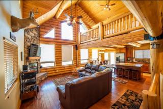 Duck Creek Cabin Pool Table and Close to National Parks - Duck Creek Village - 0