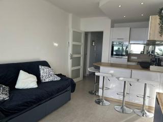 Appartement rénové avec garage et climatisation au Lavandou - FR-1-251-850 - 8