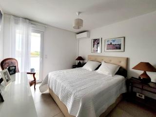 T3 moderne avec clim et wifi, proche port et mer, box fermé - FR-1-794-157 - 3