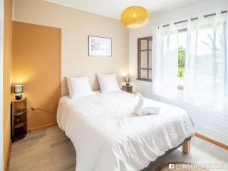 Villa spacieuse avec jardin, cheminée et billard, 5 chambres pour 10 pers. - FR-1-786-35 - Les Avirons - 3