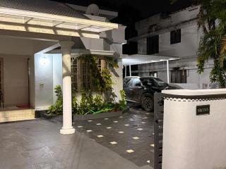 Nikitas's Home stay - Ernakulam - 7