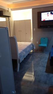 KITNET no coração de Balneário Camboriú - 04 pessoas - camelódromo - av central - igreja - 03 quadras mar - Ar-condicionado - BTV canais livres - HBO - Filmes - Séries- Garagem rotativa no prédio - Wi-Fi free 250 Mega - Point de bares e restaurantes - 2