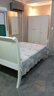 KITNET no coração de Balneário Camboriú - 04 pessoas - camelódromo - av central - igreja - 03 quadras mar - Ar-condicionado - BTV canais livres - HBO - Filmes - Séries- Garagem rotativa no prédio - Wi-Fi free 250 Mega - Point de bares e restaurantes - 4