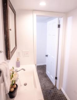 4BD Sugarhouse Gem with Private Hot Tub Escape near Downtown SLC - Salt Lake City - 6