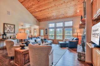 Private stunning Lake View, A/C, Hot Tub - Sunriver - 4