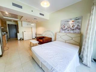 Sleek & Cozy Studio at Gold Crest Tower in JLT - Dubai - 6