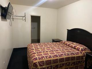 Budget Inn Motel - 1