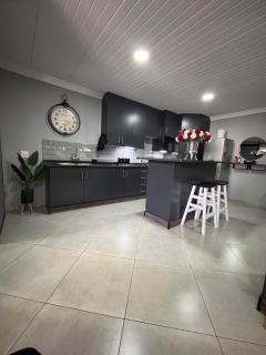 Hannie Pot - Pretoria - 1