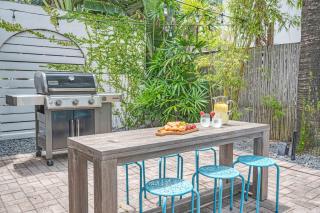 Surf KeySteps from Beach Beautiful Courtyard Hot Tub H0MES - Fort Lauderdale - 1