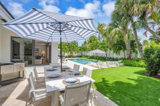 Coastal Style Haven Beach Proximity Heated Pool Tranquility Manatee Ranch Key RESlDENCES - Fort Lauderdale - 4