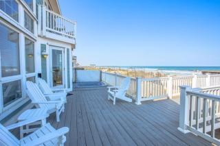 4000 Fragile Magic Oceanfront Hot Tub - Kitty Hawk - 4