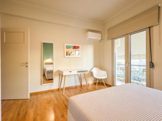Athens 4 min from metro, stylish apt, Hilton area - 1