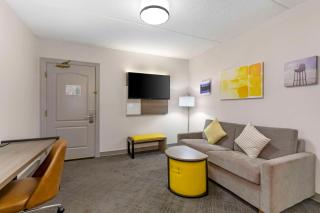 Comfort Inn & Suites Cuyahoga Falls - Akron - 3