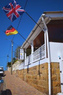 Above The Harbour solar-powered accommodation - 8