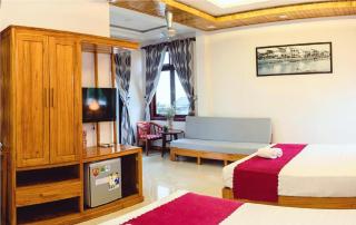 Riverside Plum Garden Villa - 7
