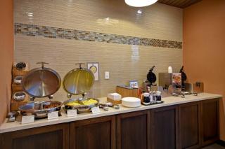 Fairfield Inn & Suites by Marriott Milwaukee North - Glendale - 1