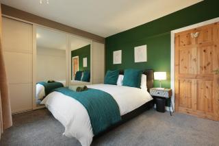 Large 3 Bed Home, Wisewood, FREE Parking, Great for Groups - Hosted by Stay Host Save - Hillsborough - 5