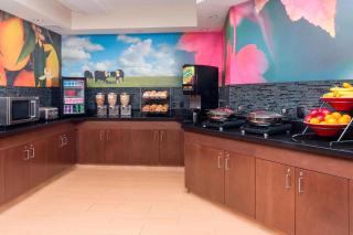 Fairfield Inn & Suites by Marriott Galesburg - Galesburg - 1