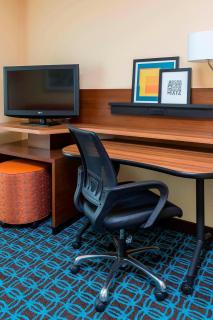 Fairfield Inn & Suites by Marriott Galesburg - Galesburg - 1