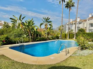 Arco Iris Puente Romano Townhouse within a short walk to Puente Romano luxury complex and the beach promenade - EaW Homes - Marbella - 7