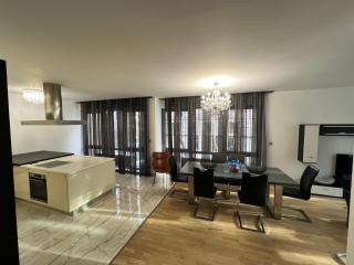 Great apartment with 3 bedrooms and 3 underground parking spaces - Sofia - 2