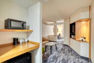 Fairfield Inn & Suites Woodbridge - Avenel - 4