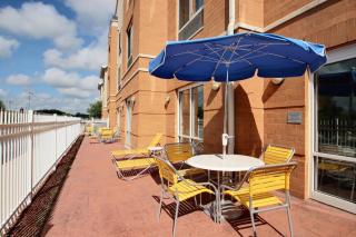 Fairfield Inn & Suites by Marriott Milwaukee Airport - Oak Creek - 6