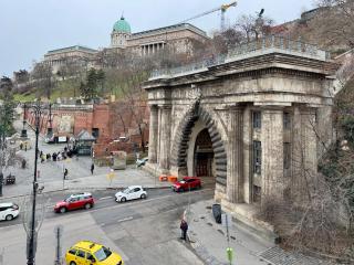 Clark & Chain Charm Grand Suite with Castle View - Budapest - 4