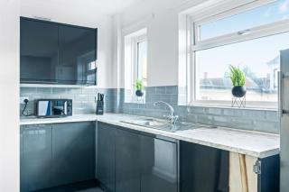 The Comfort Cove 3BR with Bubbling Hot Tub - Nottingham - 9