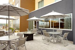 Fairfield Inn & Suites by Marriott Springfield North - Springfield - 4