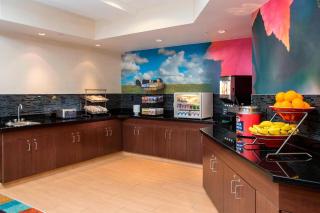 Fairfield Inn & Suites Greeley - 1