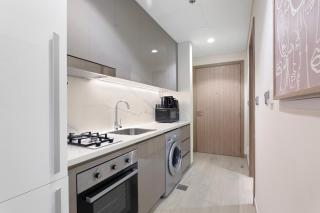Sleek Studio Apartment in Azizi Riviera - 4