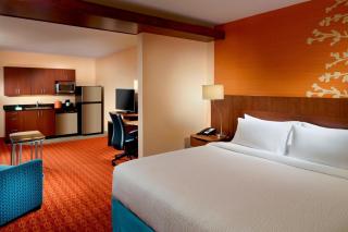 Fairfield Inn & Suites by Marriott Fayetteville North - Fayetteville - 1