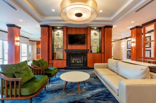 Fairfield Inn & Suites Columbus - Columbus - 0