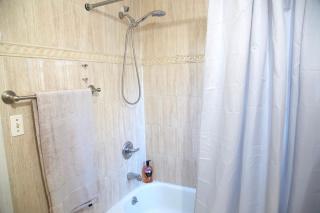 Brighton Beach Room p close to Subway - Brooklyn - 2