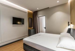 Hotel La Favorita - Tirana - 2